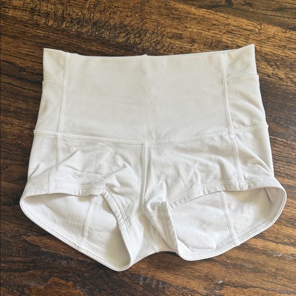 🍋 hot shorts - Picture 1 of 6